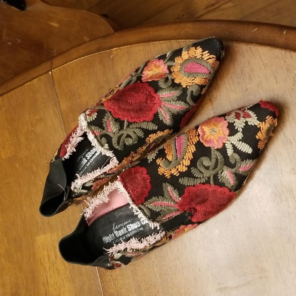 Right Bank Shoe Co. Floral shoes